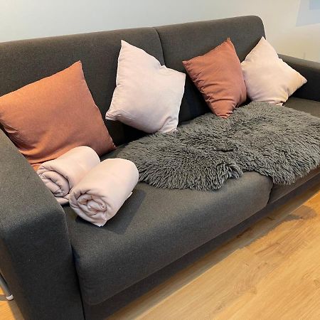 Gemuetliches Und Lichtdurchflutetes Penthouse Mit Sternenhimmelblick, Boxspringbett Und Terrasse - Gute Anbindung An Die Innenstadt Kassel Esterno foto