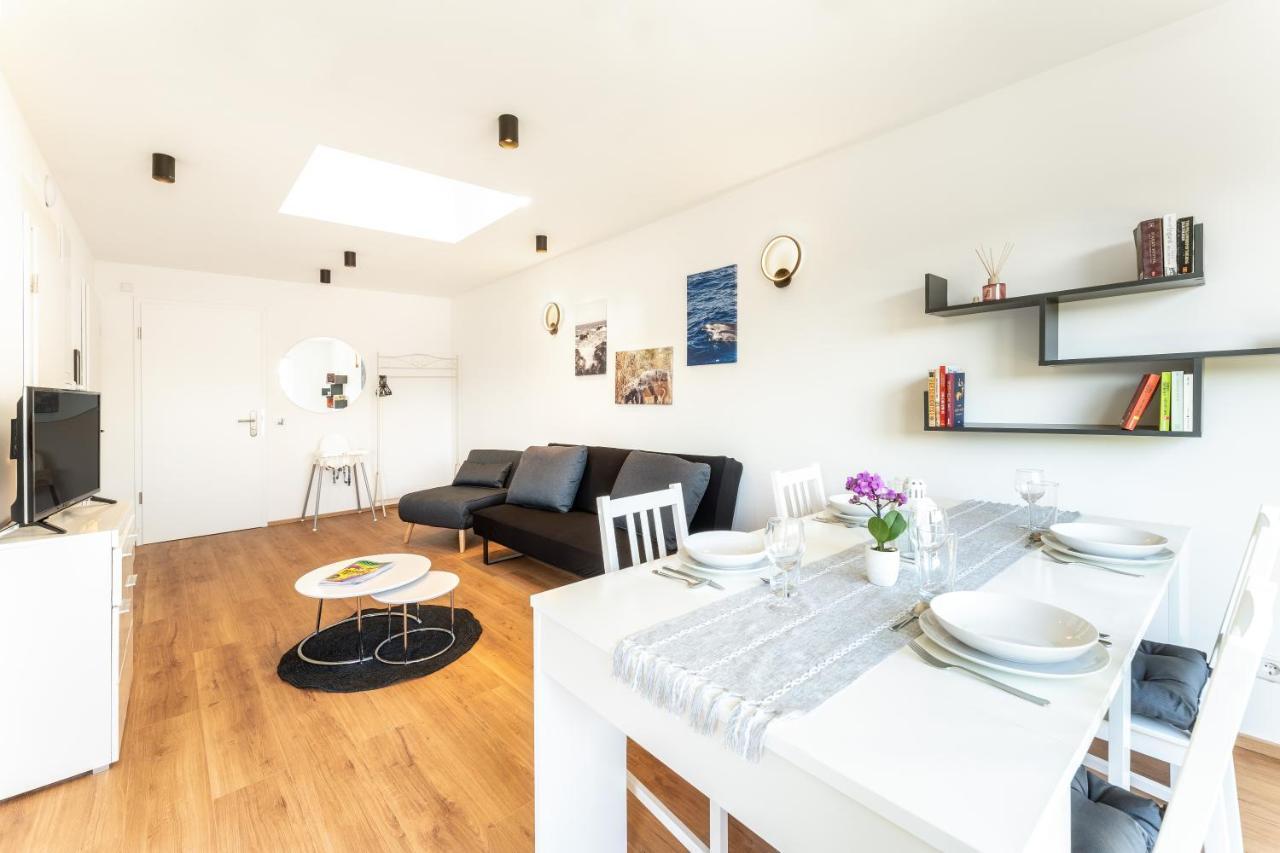 Gemuetliches Und Lichtdurchflutetes Penthouse Mit Sternenhimmelblick, Boxspringbett Und Terrasse - Gute Anbindung An Die Innenstadt Kassel Esterno foto